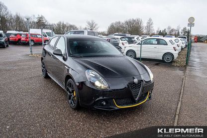 Buy Alfa Romeo Giulietta online. With extended warranty and home delivery.